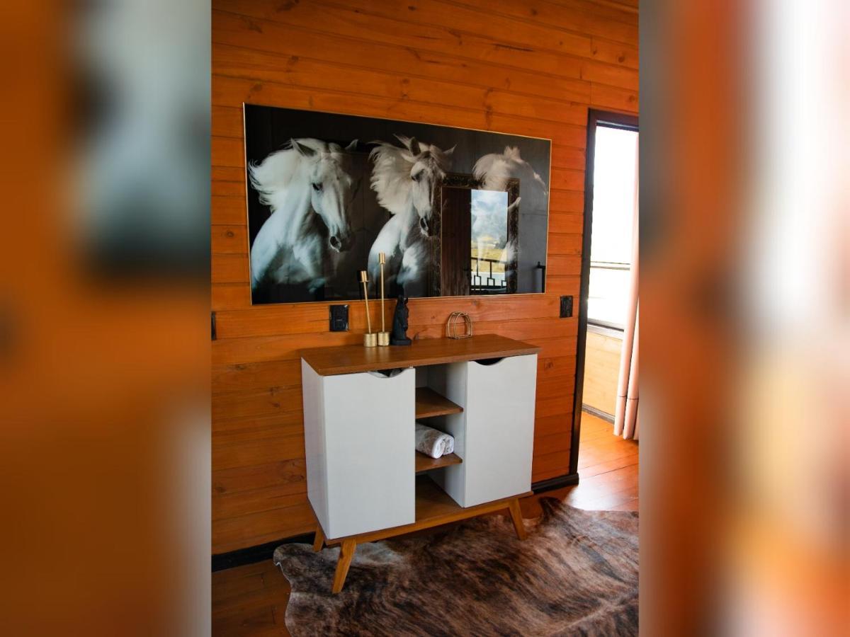 Cabana Horses La Contemporanea Proximo A Cidade E Vista Ponto Turistico Pedra Morro Do Campestre 乌鲁比西 外观 照片